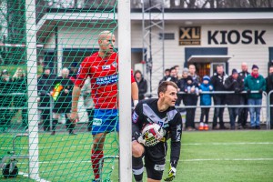 Lindström i nätet istället för bollen? Foto: Samone Falkman