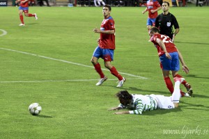 Det blev platt fall för Celtic précis som för Samaras I duellen med Erik Wahlstedt 2011 Foto: Bjarki Tordarson