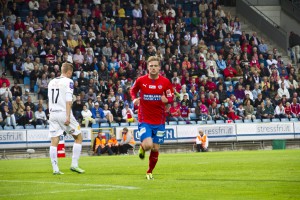 Arnror Smarason fick starta och tillhörde en av de bästa i hemmalaget Foto:Samone Klinteberg